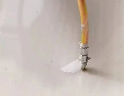 南雄瓷砖空鼓维修公司专业解答在瓷砖铺贴过程中，如果使用的砂料过粗（如全部使用了粗砂），可能会导致以下问题